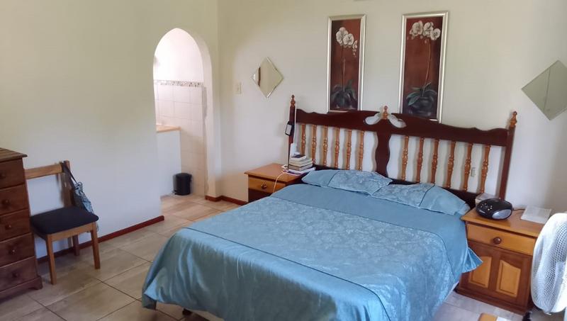 3 Bedroom Property for Sale in Oakglen Western Cape